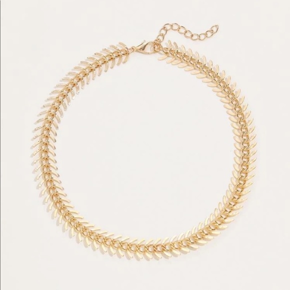 • Kalani • Chain Leaf Choker - Picture 2 of 3